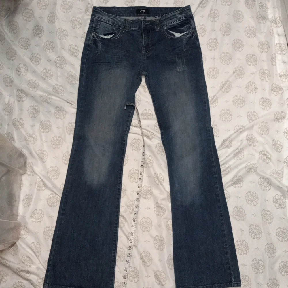 Jeans - Picture 1 of 3